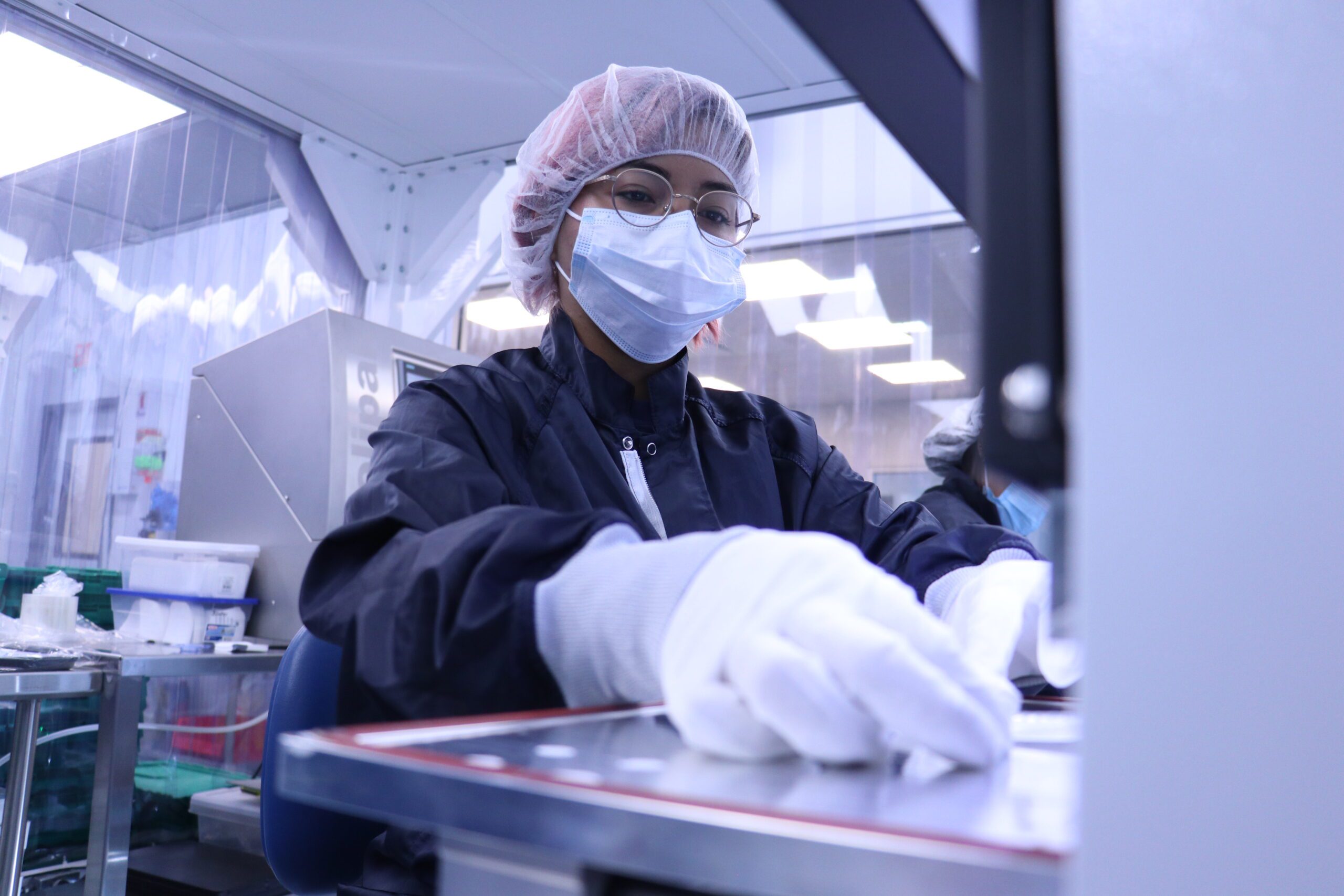 Cleanroom Assembly and Manufacturing: Creating a Custom Assembly Process