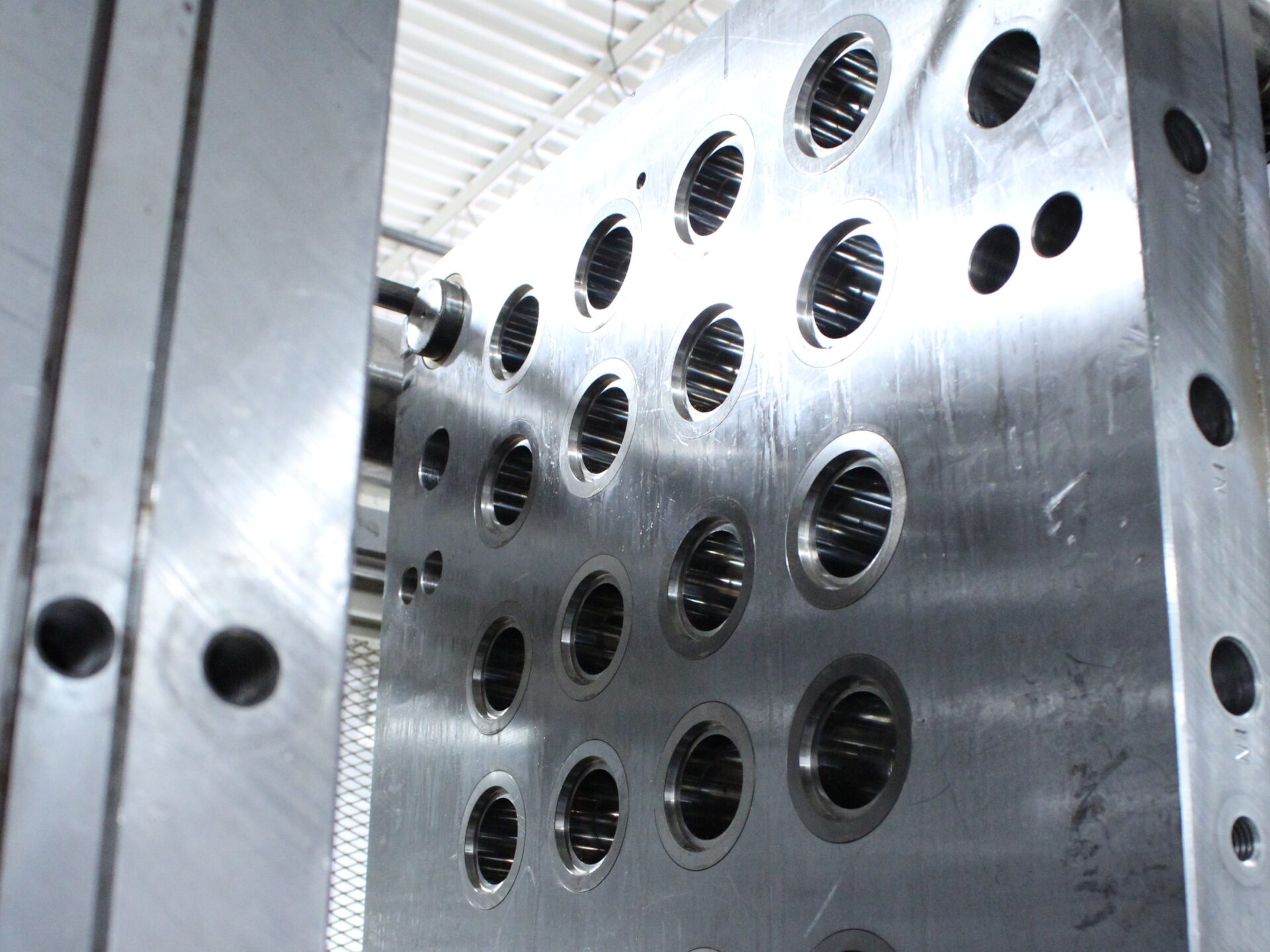 mold-transfer-processing-multi-cavity-mold-plate
